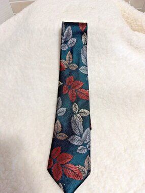 Van Heusen Men’s Necktie Fall Leaves Pattern Silk Blend Business Formal Autumn
